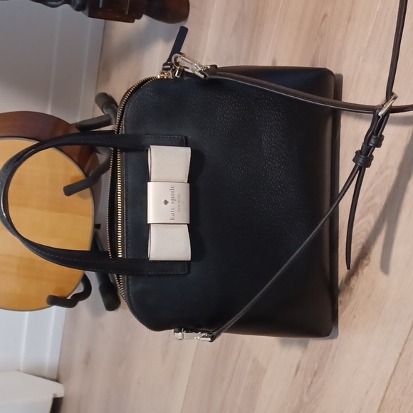 kate spade Handbags - Kate Spade "Robinson Street Maise" bag